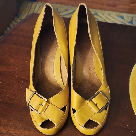 Yellow Peep-Toe Buckle Heels - Picture 1 of 7